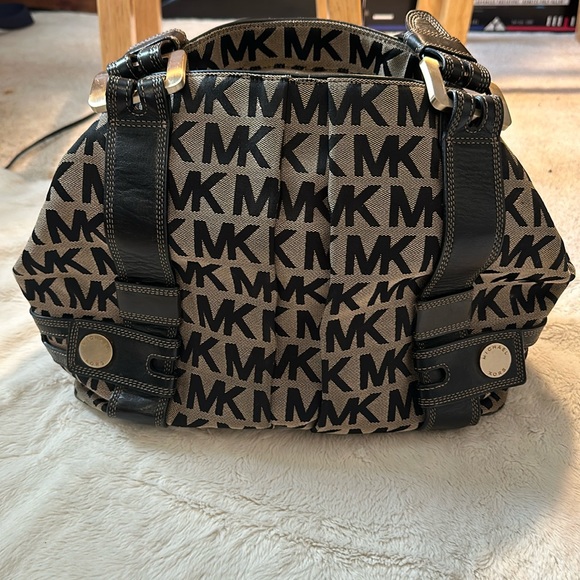 Michael Kors signature Jaquard bag - Picture 1 of 5